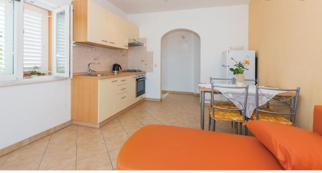 Apartment Petra Raslina Extérieur photo